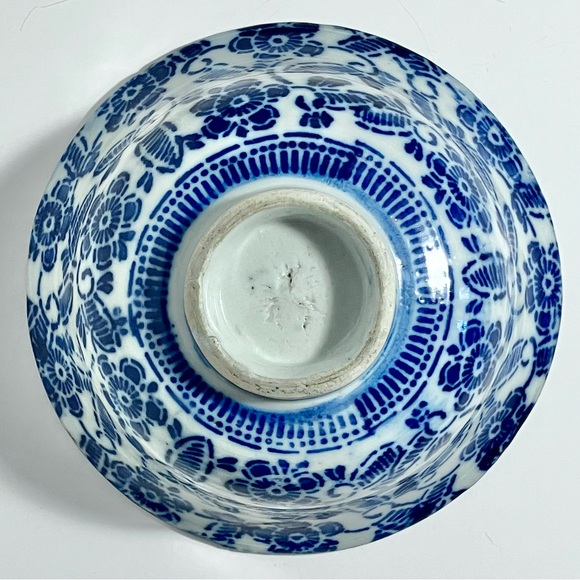 ANTIQUE QING DYNASTY RICE BOWL / Cobalt Blue Floral Decor / Handmade Pottery - Picture 5 of 10